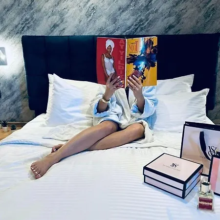 Rexee Hotell