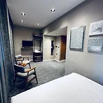 Rexee Hotel
